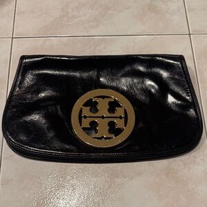 EUC Tory Burch Clutch in Black Leather with Large Gold Logo